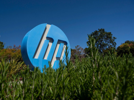 Warren Buffett prepolovio broj dionica u proizvođaču računala HP