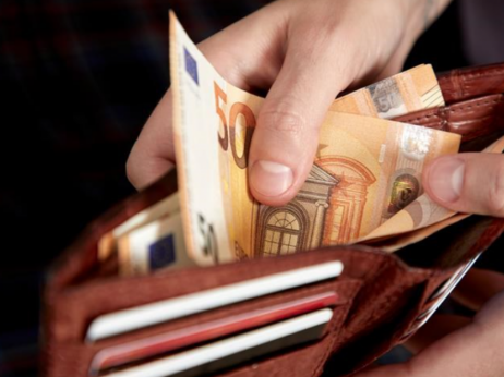 U listopadu prosječna neto plaća ponovno rasla, sada na 1.178 eura