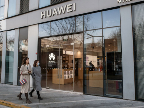 Huaweijeva prodaja blizu 100 milijardi dolara u godini neočekivanih kineskih proboja