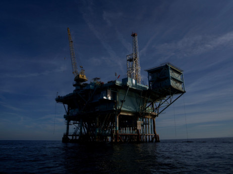 Cijena nafte raste, čeka se odluka OPEC-a