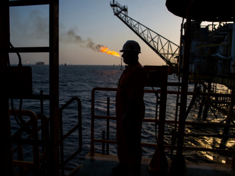 Cijena nafte pada, smanjuju se tenzije između Irana i Izraela
