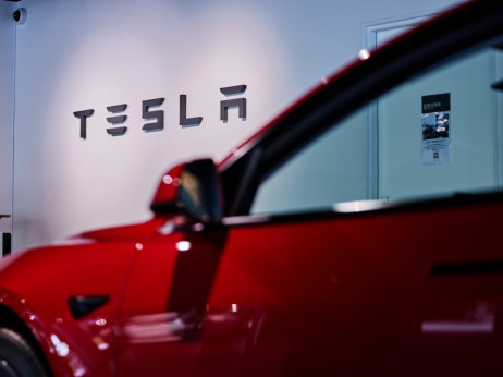 Tesla ubrzava plan za jeftinije automobile, smiruje strahove oko strategije