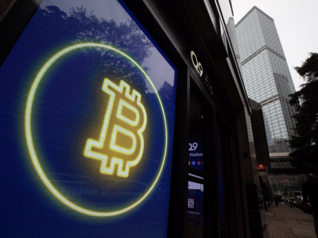 Loš tjedan za bitcoin potpirili rekordni dnevni odljevi iz ETF-ova