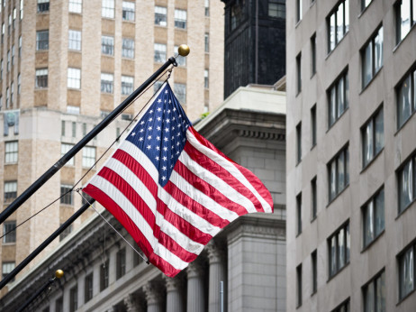 Potonuli indeksi na Wall Streetu zbog dionica proizvođača čipova i ekonomskih podataka