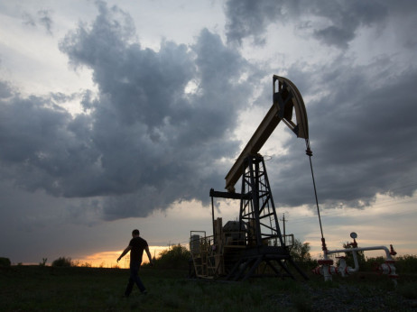 Cijena nafte porasla nakon tjednog pada, čeka se odluka Feda