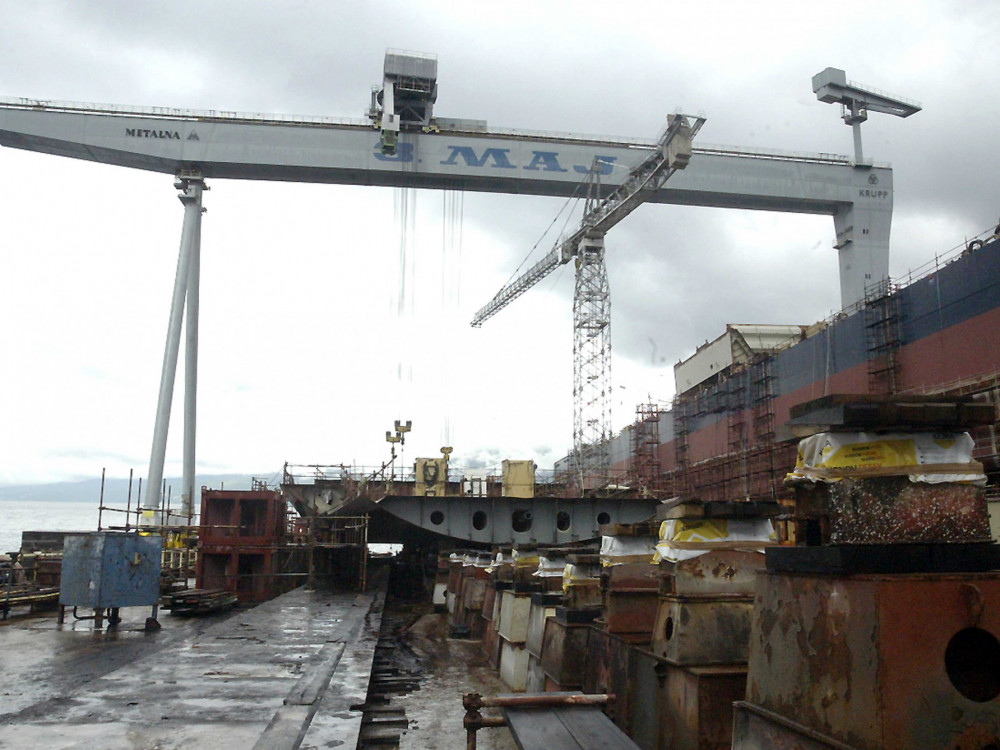 U riječkom 3. Maju porinut prvi od dva pontona za Viktor Lenac