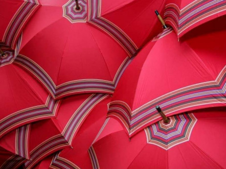 Kako stoljetna tradicija ručne izrade kišobrana preživljava izazove modernog doba