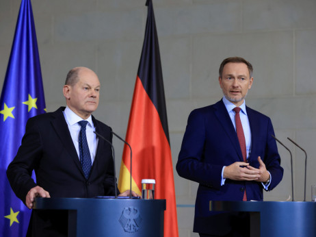 Dok je Macron ometen, Njemačka sabotira zajedničke europske obveznice