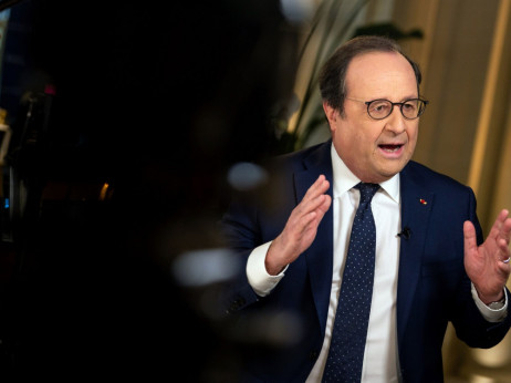 Hollande prepoznao priliku, ima plan za sraz s Macronom i Le Pen
