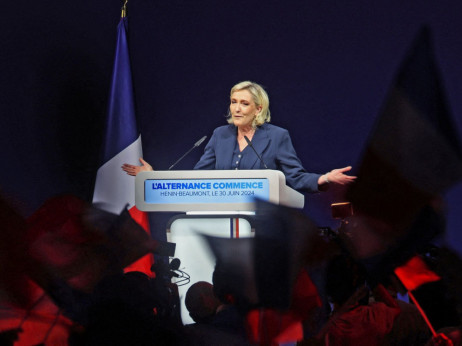 Macron i francuski ljevičarski rivali nastoje zaustaviti zamah Marine Le Pen