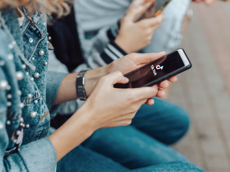 Sve više kontrola za influencere. Koje regulacije imaju druge države, a kakve ima Hrvatska?