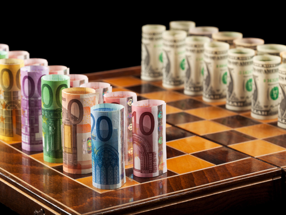 Dolar više nije nedodirljiv, tržišta traže stabilnije alternative