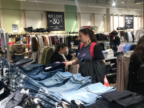 AI piše nova pravila Crnog petka - Kupci su pametniji i zahtjevniji nego ikad