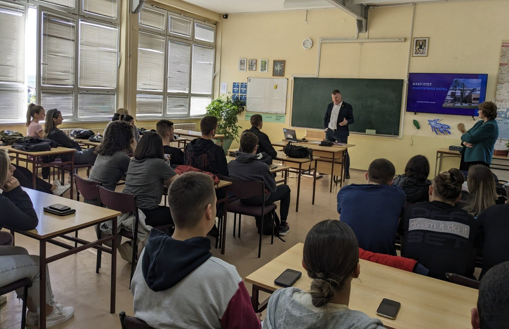 Diploma nije jamstvo visoke plaće, ali brojke su i dalje na strani obrazovanja