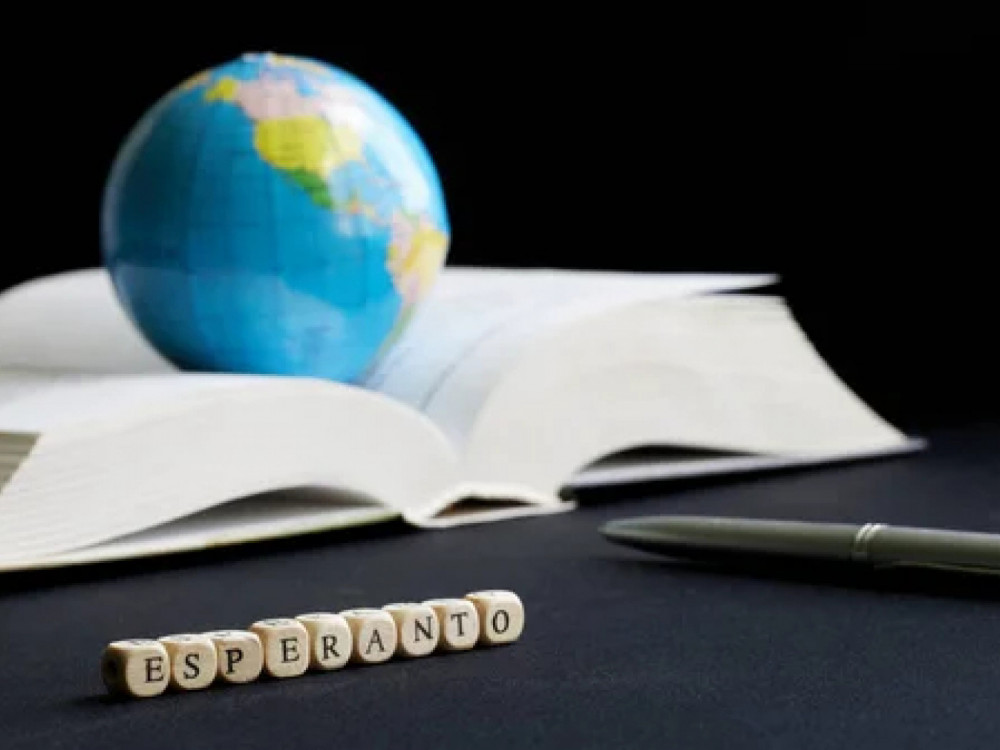 U jeku geoplitičkih zaoštravanja, koliko bi nam značio jezik u kojem smo svi jednaki?