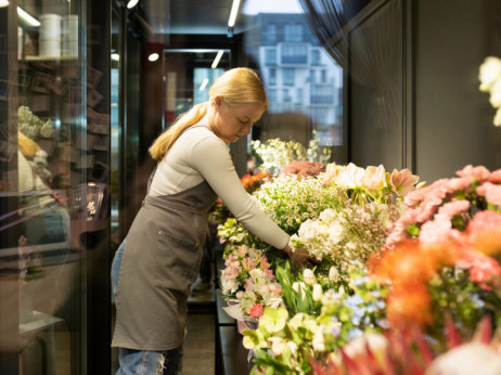 Trg dela: kdo najlažje dobi službo, katerih kadrov je preveč? Kako bo v 2026?