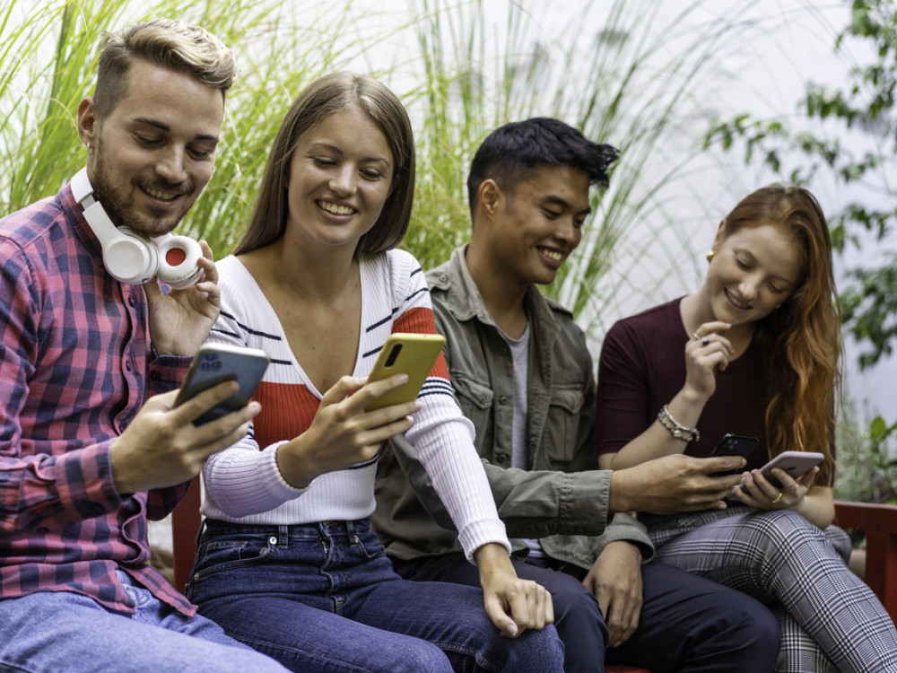 Jesu li ekrani i internet od nas napravili palačinke? Sve smo gluplji, a evo i zašto.