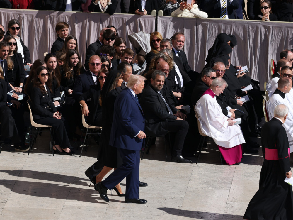 Sprovod skromnog pape Franje postao je kanal za susret s Trumpom