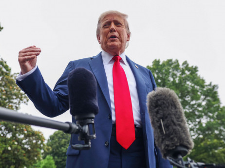 Trump objavio da je dogovoreno primirje, Izrael i dalje napada ciljeve u Iranu