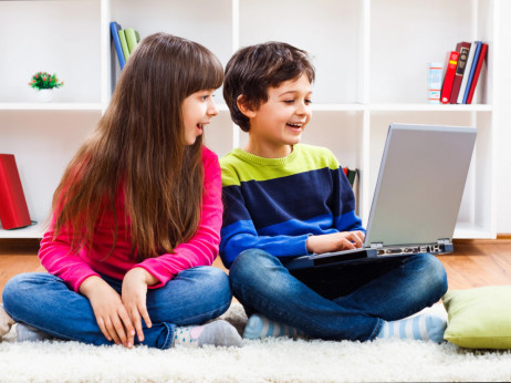 Što gledaju djeca na internetu? Pogledajte najtraženije sadržaje i aplikacije u 2025.