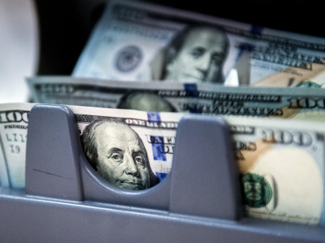 Američki dolar i dalje jača, ali rizici ostaju, koji?