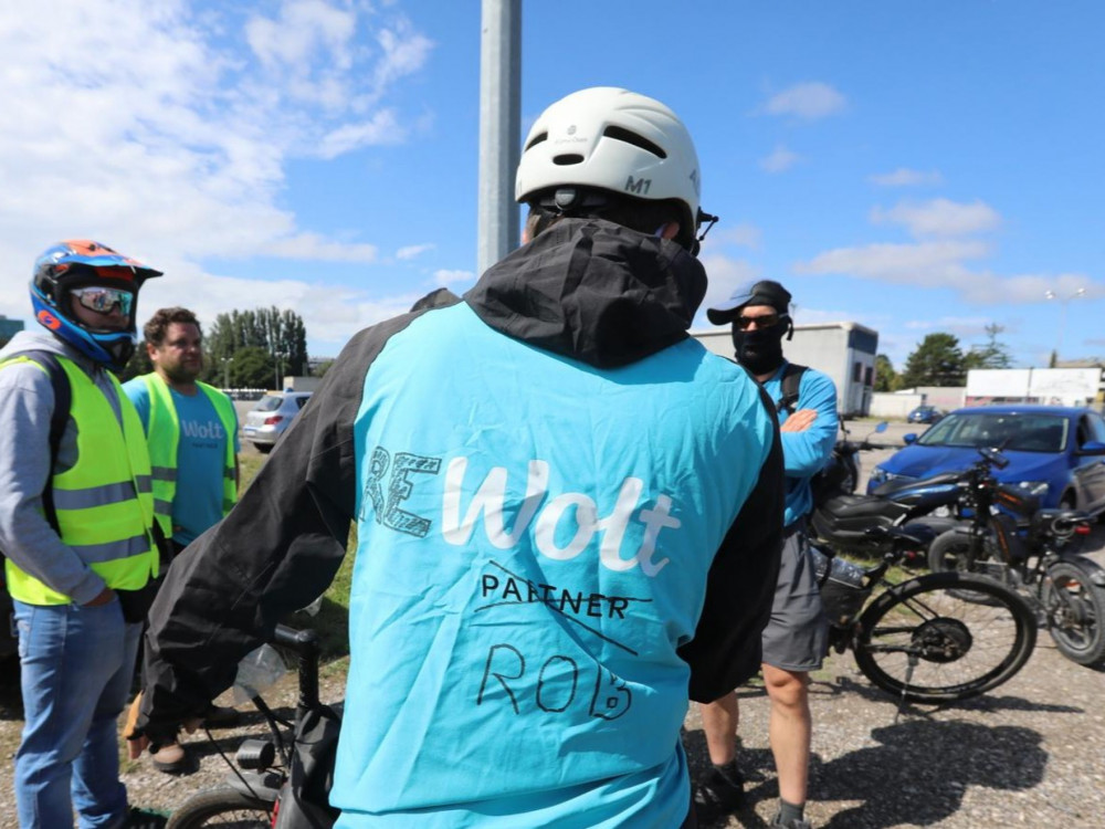 Ljetne vrućine povećavaju narudžbe hrane, ali dostavljači ne vide veću zaradu