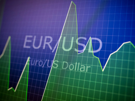 Euro pao na najnižu razinu u sedam mjeseci dok kriza na tržištu nafte jača dolar