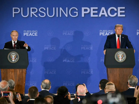 Summit na Aljasci završen bez jasnog dogovora - Putin tvrdi da postoji sporazum, Trump ga demantira