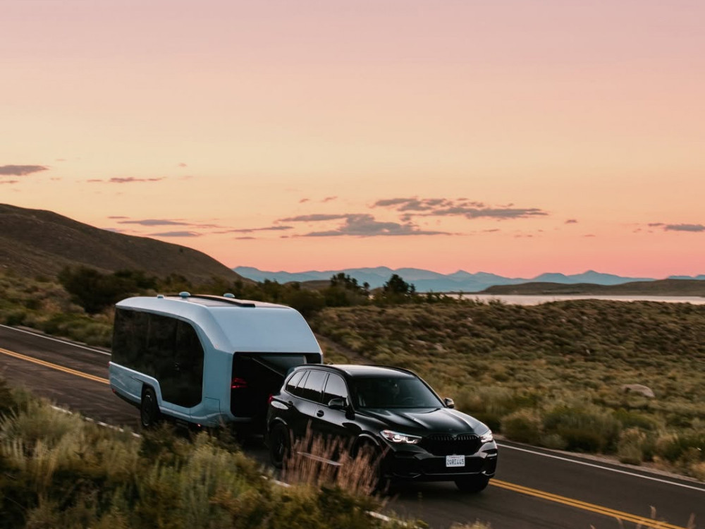 Zavirili smo u najluksuznije električne kampere koji praktički voze sami