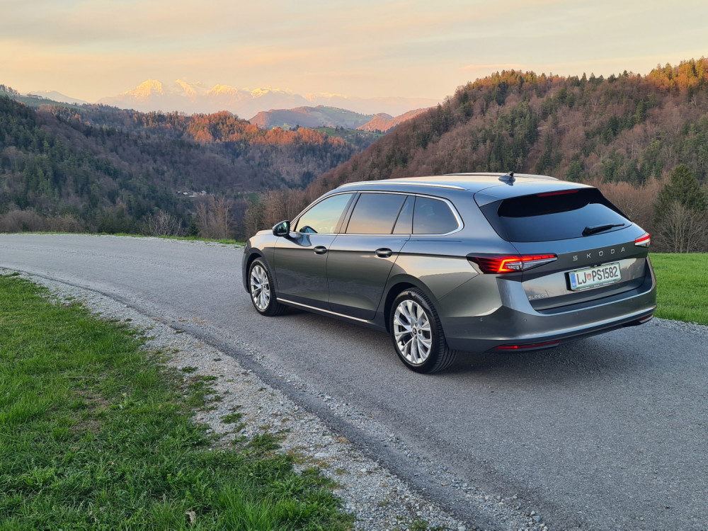 Testirali smo Škodu Superb - češki Mercedes koji pije na kapljice