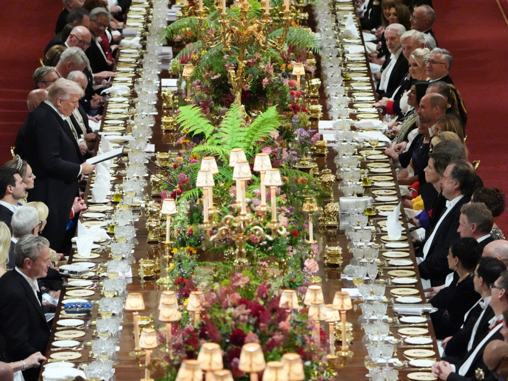 Svi detalji s večere u Windsoru: Tko je gdje sjedio, što se jelo i zašto je šampanjac izgubio kraljevsku naklonost