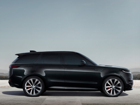 Odvezite svoj Range Rover Sport OBSIDIAN od 110.900 € ili uz leasing ratu od 889 €/mj.*