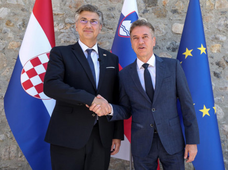Hrvatska se zadužuje po istoj cijeni kao i Slovenija koja ima osjetno viši kreditni rejting. Zašto?