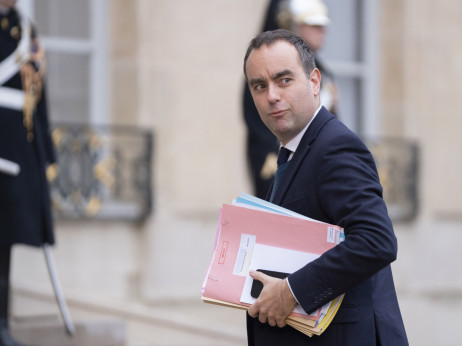 Macron ponovno imenovao Lecornua za premijera u pokušaju zaustavljanja političke krize