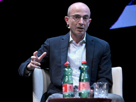 Usporedno s padom povjerenja u banke, raste vjera u algoritme – Harari objašnjava zašto