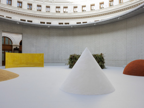 Zašto je minimalizam sve važniji u luksuznoj modi i umjetnosti