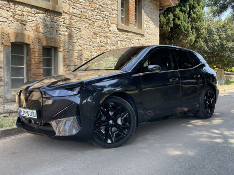 Test BMW-a iX Drive60: bavarska avangarda uzvraća udarac
