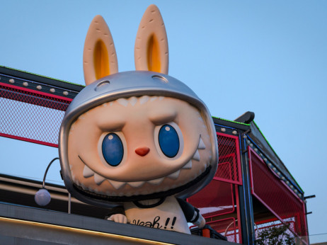 Niste uspjeli uloviti Labubu? Od sada možete trgovati njegovom vrijednošću