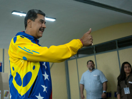 Trump poručio da je zračni prostor Venezuele 'potpuno' zatvoren