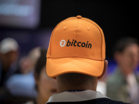 Bitcoin nastavlja padati, tržište izgubilo gotovo milijardu dolara