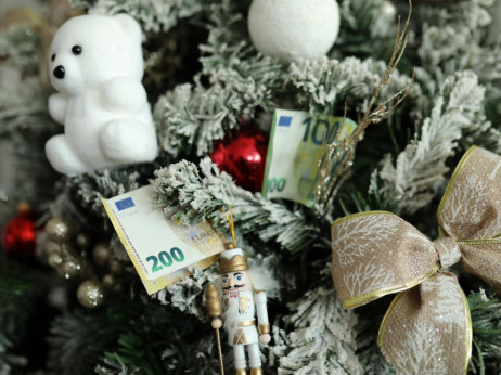 Od par tisuća do par stotina eura - pogledajte kolike božićnice isplaćuju tvrtke u Hrvatskoj