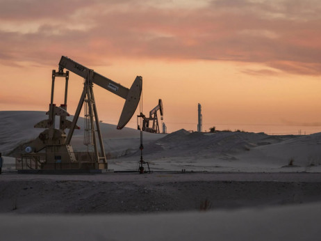 Tko profitira, a tko gubi od viška nafte?