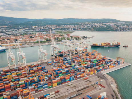 Dionica Luke Koper nezaustavljiva – hoće li investitori profitirati ili riskirati? Stiglo i upozorenje