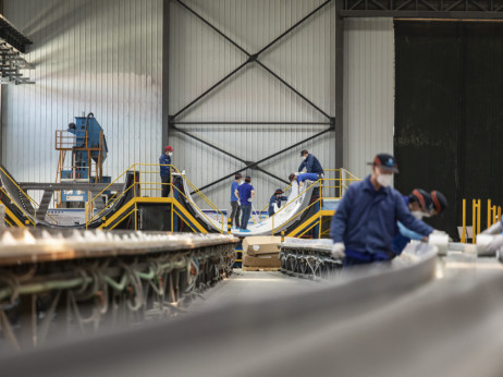 Trumpov put prema AI dominaciji koče njegovi vlastiti udari na obnovljive izvore energije