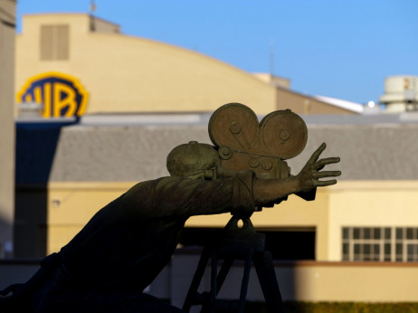 Dok se Netflix i Paramount bore za Warner Bros., što je na kocki?