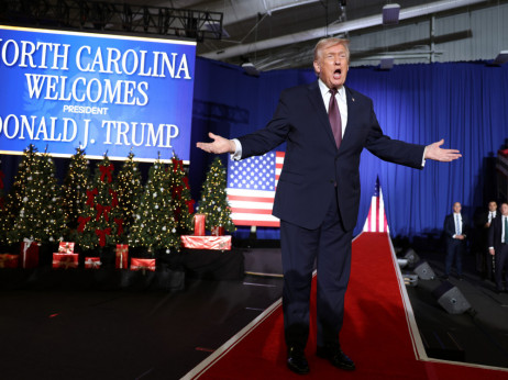 Trump se hvali ekonomskim rezultatima, šuti o Epsteinovim dosjeima