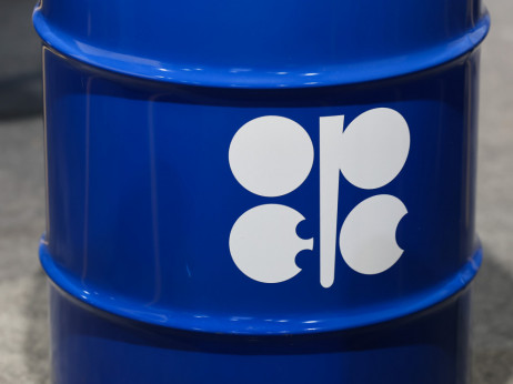OPEC+ ostaje pri planu za održavanje stabilne opskrbe naftom usred političkih previranja