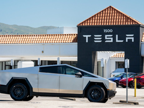 Tesla je 'čudak' u ekipi "Veličanstvenih sedam"