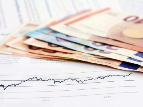 Štart pred začetkom INR: NLB napovedala popuste in ugodnosti, kaj pravi konkurenca?