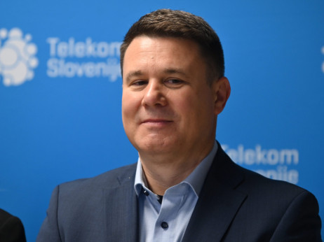 Tvegana naložba, ki Telekomu Slovenije nosi milijone – intervju s predsednikom uprave Boštjanom Košakom